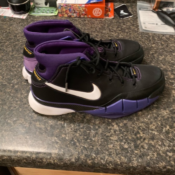 Nike Kobe 1 proto purple black out size 11 preowned - Picture 1 of 7